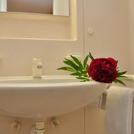 לינה וארוחת בוקר Gaestehaus Bernhard 3*