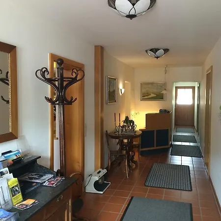 Gaestehaus Bernhard לוכאו ביי ברגנץ