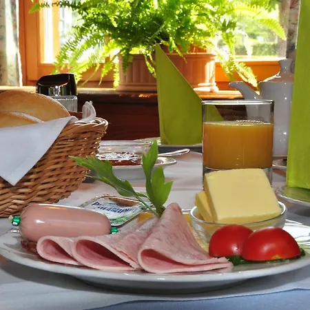 Gaestehaus Bernhard Bed & Breakfast 3*
