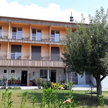 Gaestehaus Bernhard Alojamento de Acomodação e Pequeno-almoço 3*